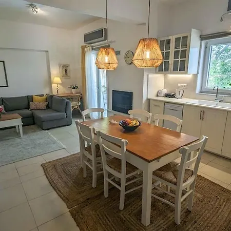 Scopas Apartman Párosz